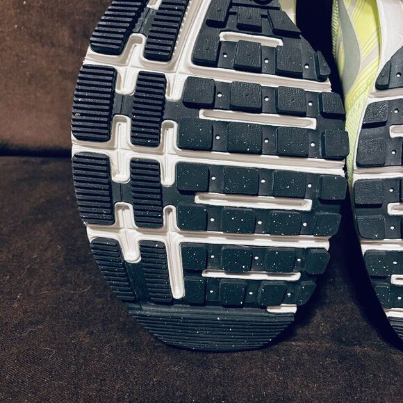 Nike Air Zoom Pegasus 29 Volt Yellow Black Running Sneaker 524950-701 9.5 US 43 - Picture 11 of 11